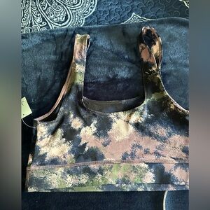 Jenni large work out top.  Purplish hues.   Comfortable 💜